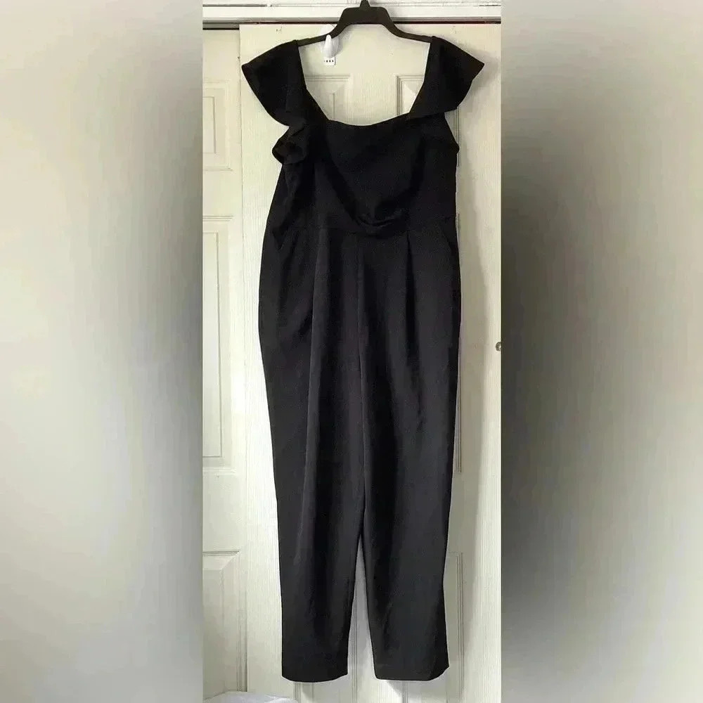Calvin Klein NWT Women's Ruffle around the shoulder Jumpsuit - Black 16